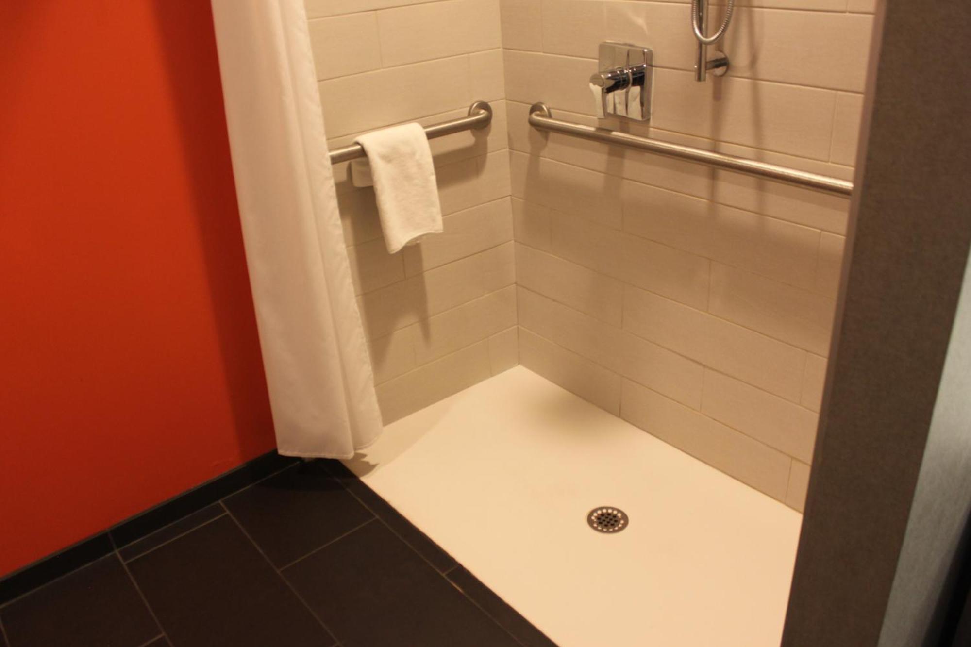 Aloft Inner Harbor 3*